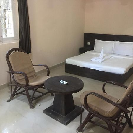 Ave Maria Guest House แคนโดลิม ภายนอก รูปภาพ